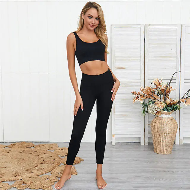 womans workout leggings and bra